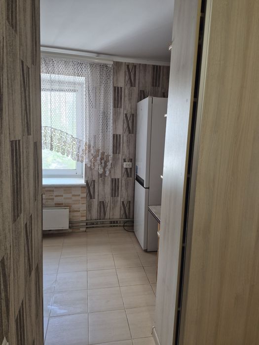Продам 1 кімнатну Заливна, меблі,  техніка.