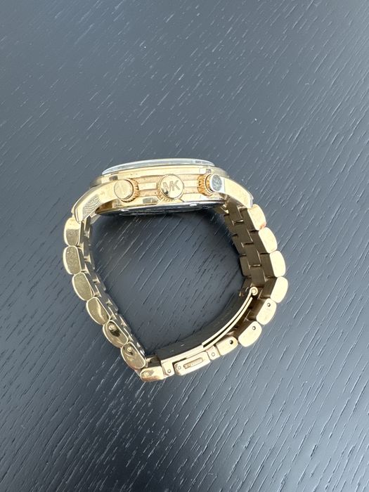 Relógio dourado Michael Kors