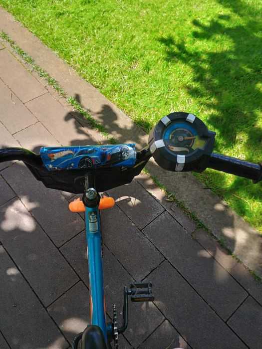 Продам дитячий велосипед Hot Wheels на вік 4-7 років.