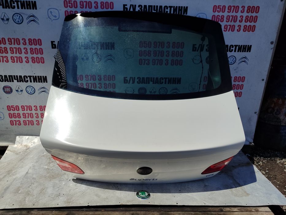 Ляда кришка багажника Skoda Superb 2 ліфтбек білий колір
