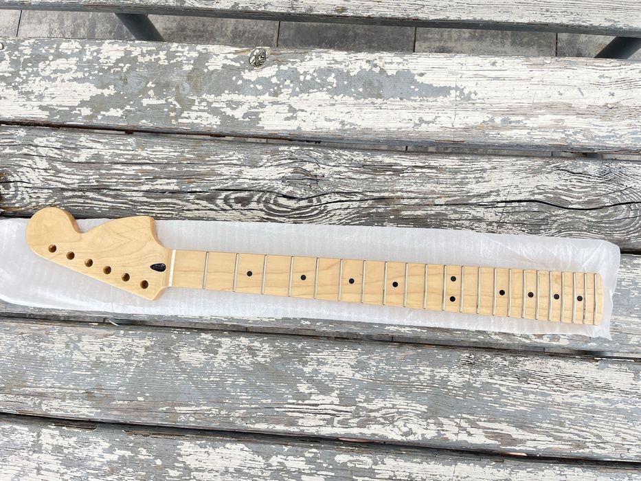 Gryf gitary typu stratocaster Big Head