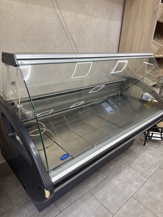 Холодильна вітрина