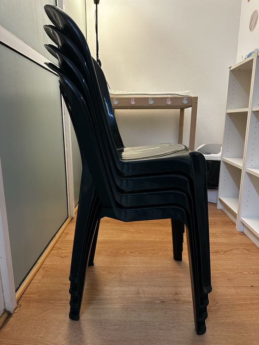 Cadeiras de plastico