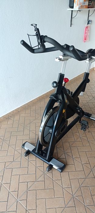 Bicicleta spinning  profissional Matrix