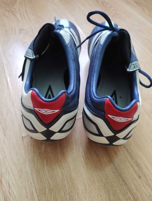 Buty piłkarskie Umbro x-500 korki do gry w piłkę nożną skórzane 39,5