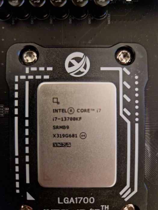 Core i7 13700 KF + z790 aorus elite ax