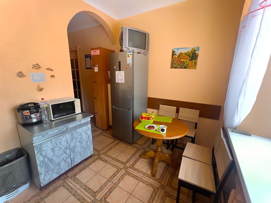 Хостел Печерська! Легко дістатись без ліфта! Теплота та  світло!