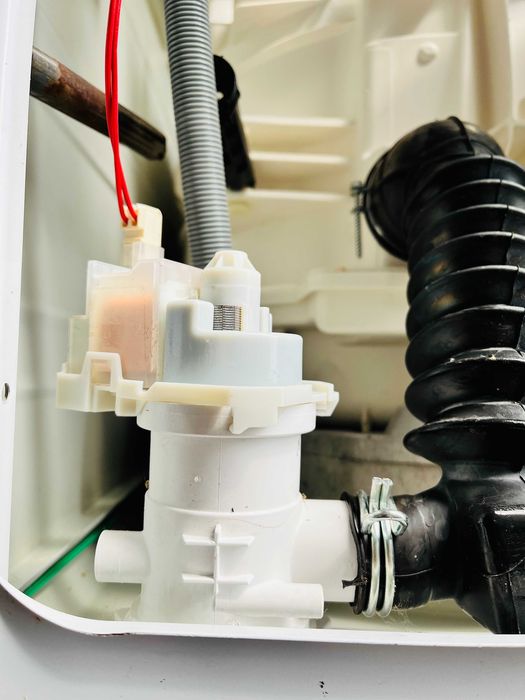 Bomba de Drenagem / Bomba de Escoamento – Indesit XWE 91283X WSSS EU