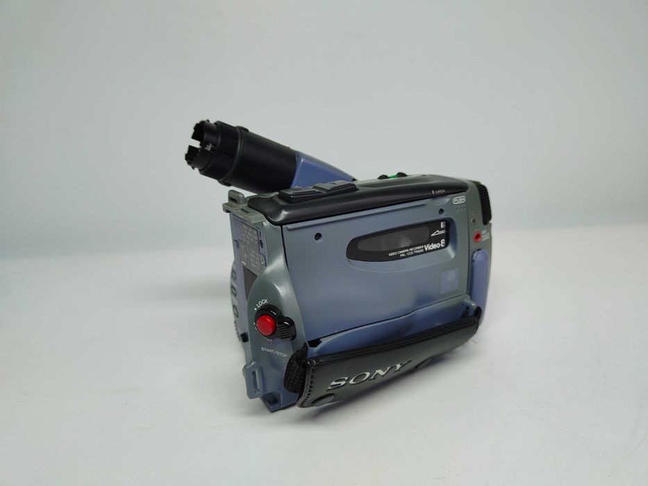 Sony CCD-TR305E Handycam kamera Video8 uszkodzona
