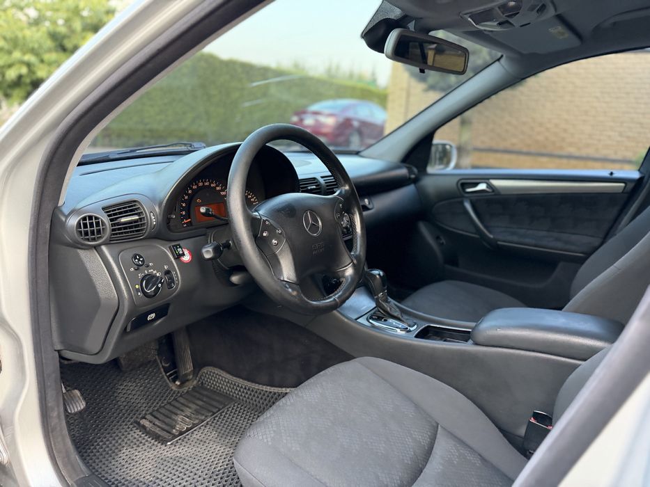 Mercedes C Class w203 на автоматі 1.8  Газ/бенз