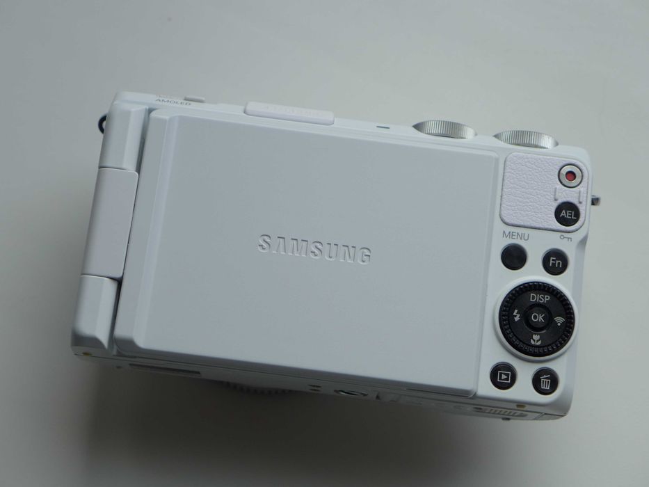 Samsung EX2F / Премиум компакт/ Селфи экран