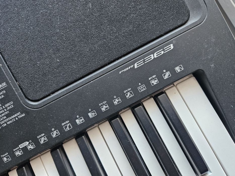 Keyboard Yamaha PSR E363 +stojak +krzesiełko +stojak na nuty