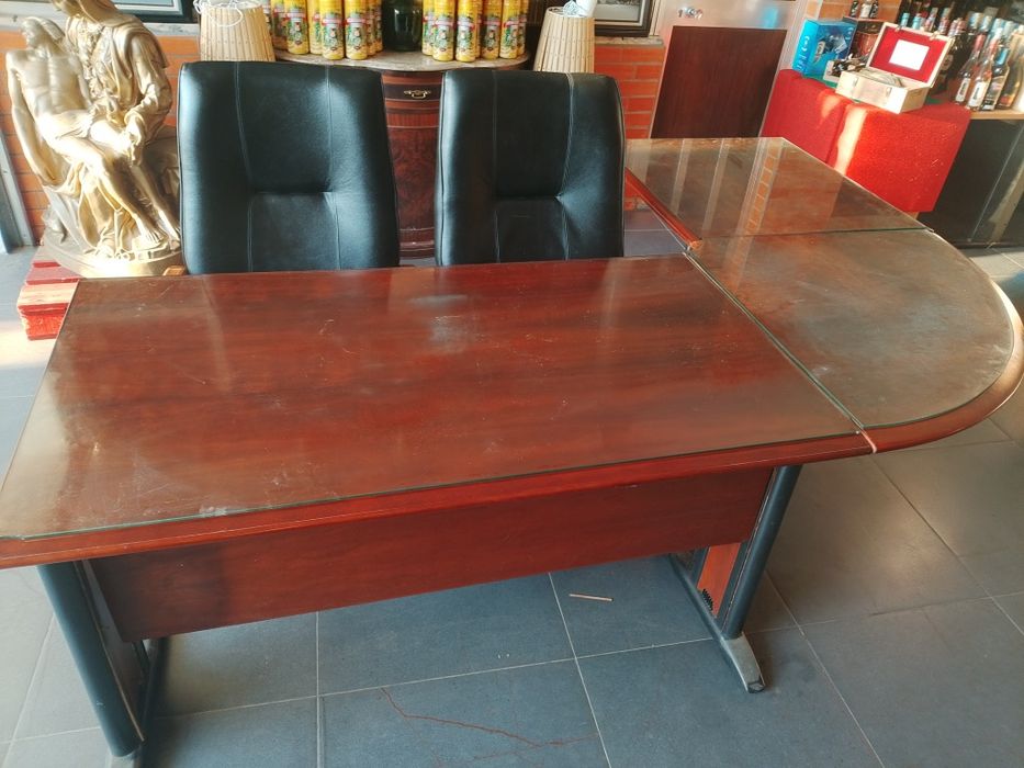 Mesa com cadeiras