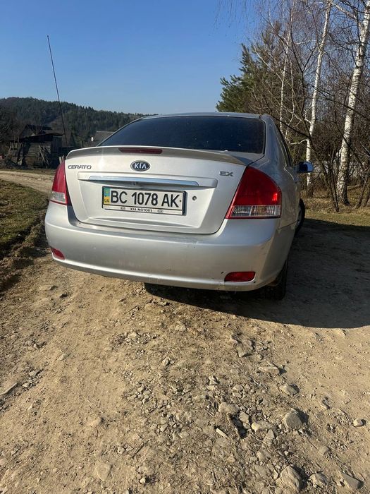 Продам авто Kia cerato 1.6 бензин