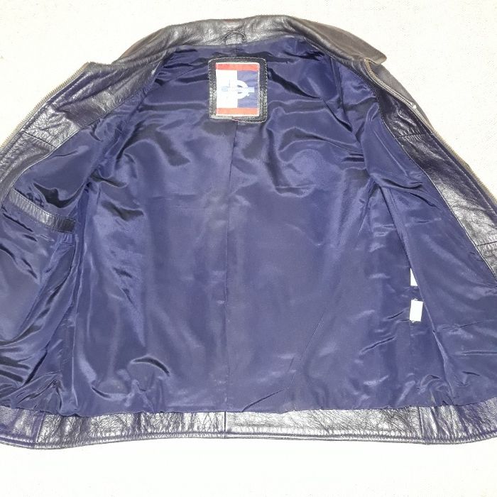 Blusão em pele azul