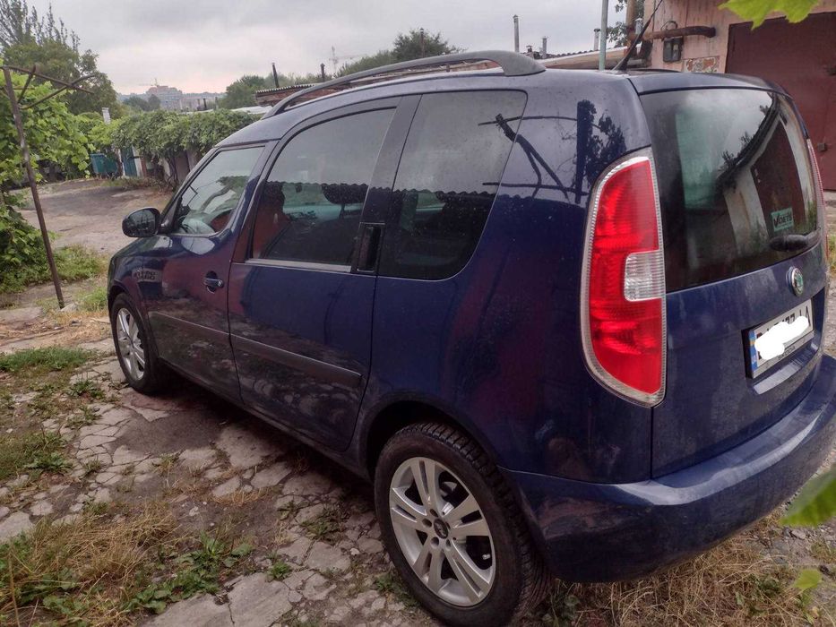 Продам skoda ROOMSTER 1.6TDI