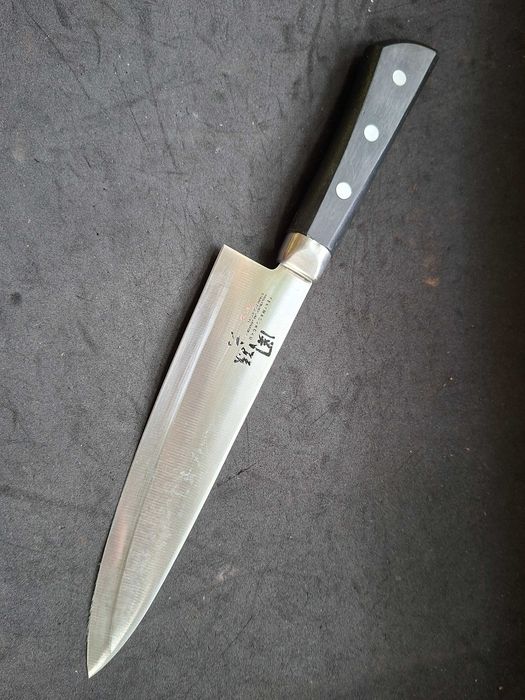 Nóż japoński KAI Sekimagoroku Honoka gyuto