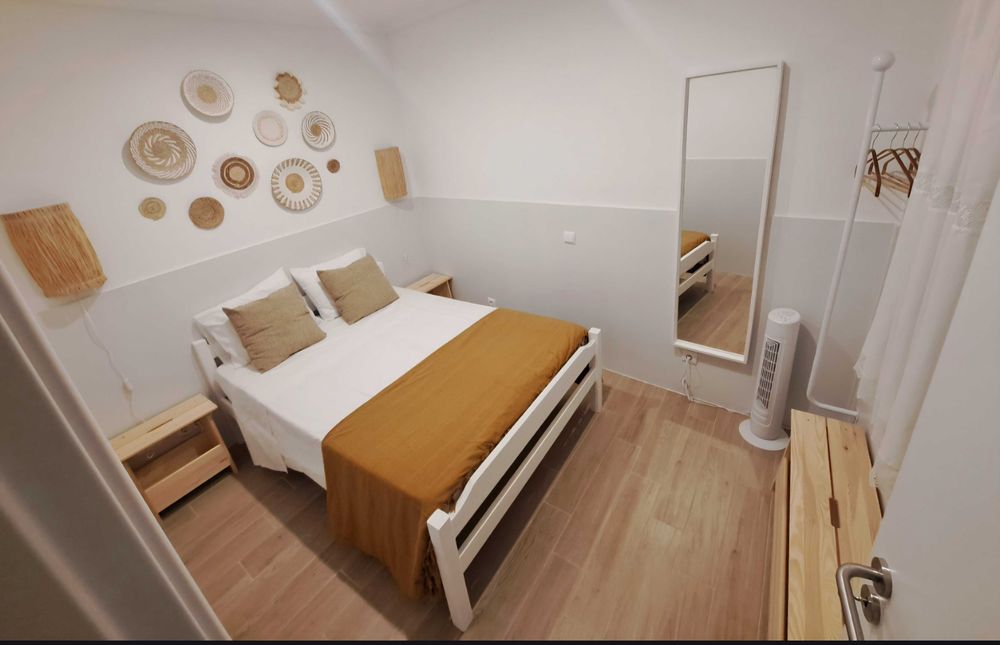 Cama casal com colchão 135x190 Madeira Maciça