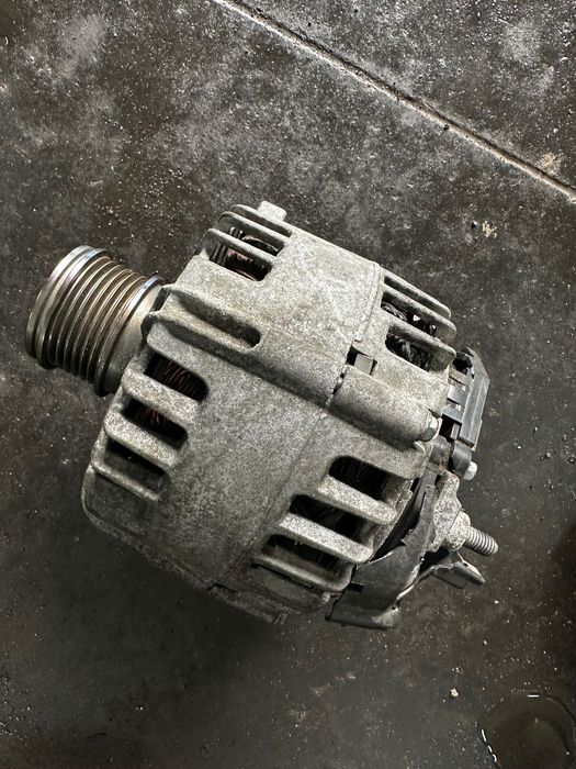 Alternator Vw golf 1.6 tdi 2.0 tdi 2018r niski przebieg