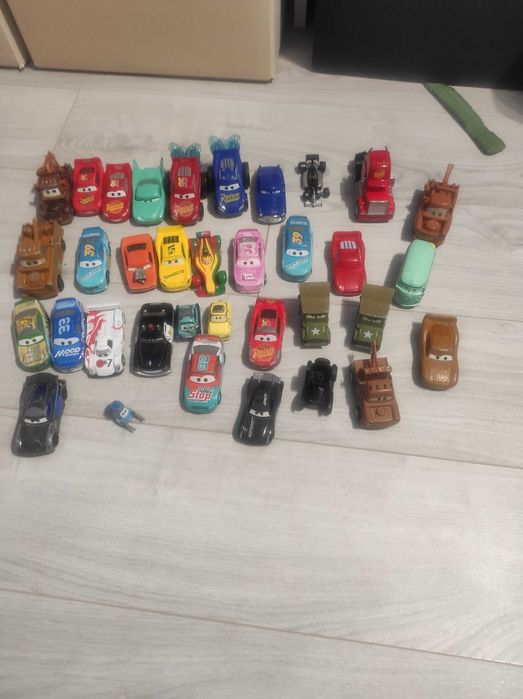 Zestaw samochodów Mcqueen Zygzakn 50 szt CARS