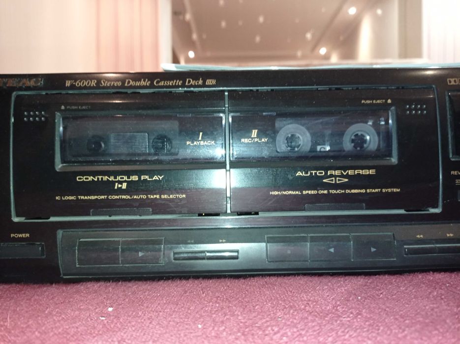 Касетна магнітофонна дека TEAC W-600R