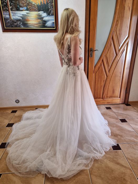 Весільна сукня плаття