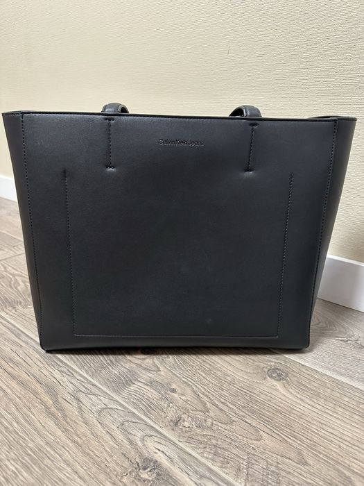 Продам новую сумку Calvin Klein