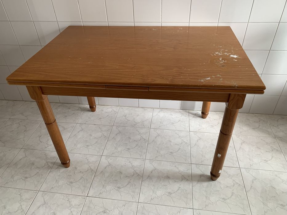 Mesa de madeira para recuperar
