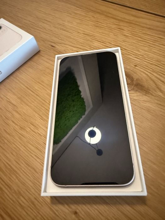 Iphone 13 różowy
