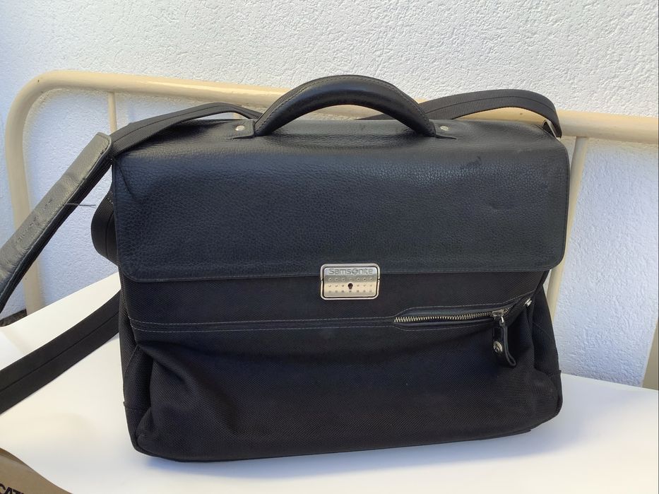 Pasta/ Mala Sansonite Executiva em pele Com Alça e Fechadura Como Nova