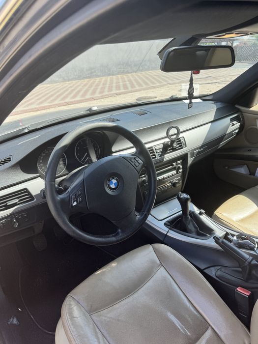 BMW e90 320i 2005