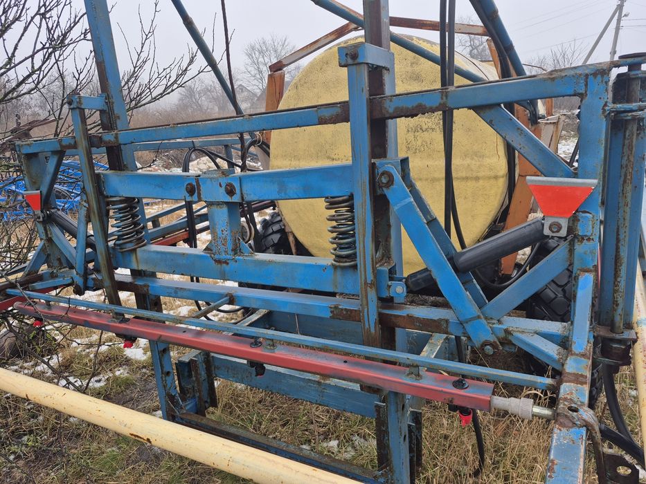 Оприскувач Вікторія-3000.