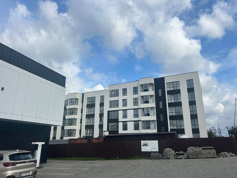 Продаж 1к кварт на 4-му пов. пл. 52 м2 в новобуд Солонка, вул Рубчака