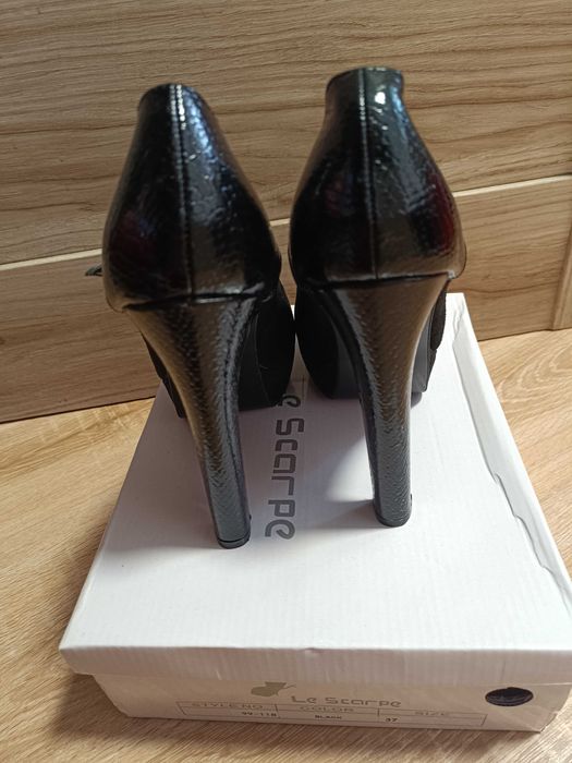 Buty na wysokim obcasie 37