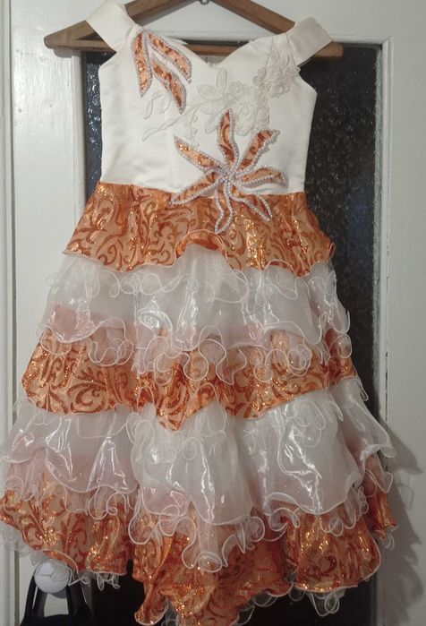 Плаття на дівчинку