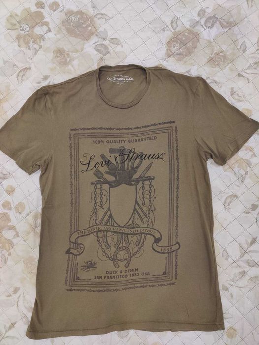T-shirt Levi's tam. L em bom estado