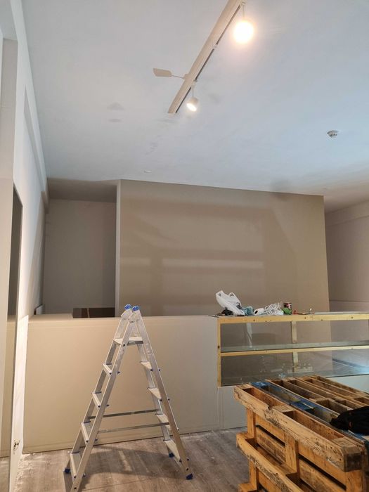 ELETRICISTA É OUTROS SERVIÇOS