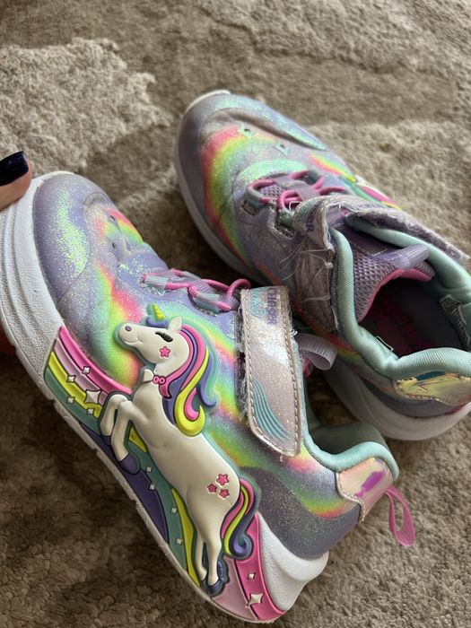 Продам взуття для дівчинки 26р 16см