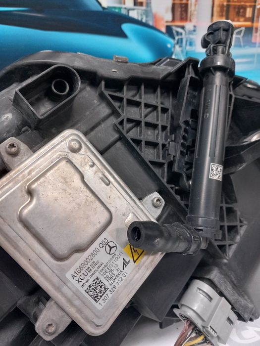 Ótica direita Bi Xenon Mercedes W176