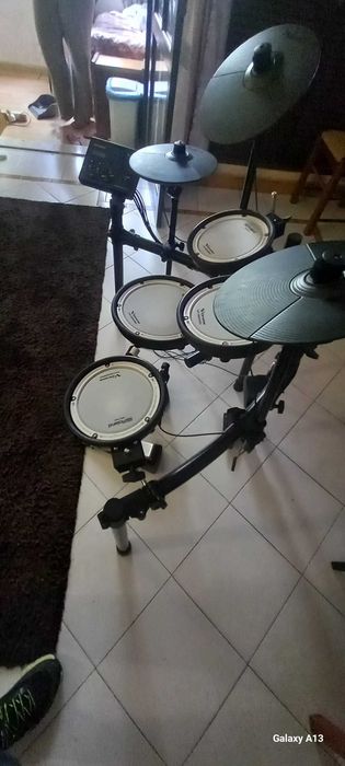 Bateria eletronica nova roland TD-07DMK