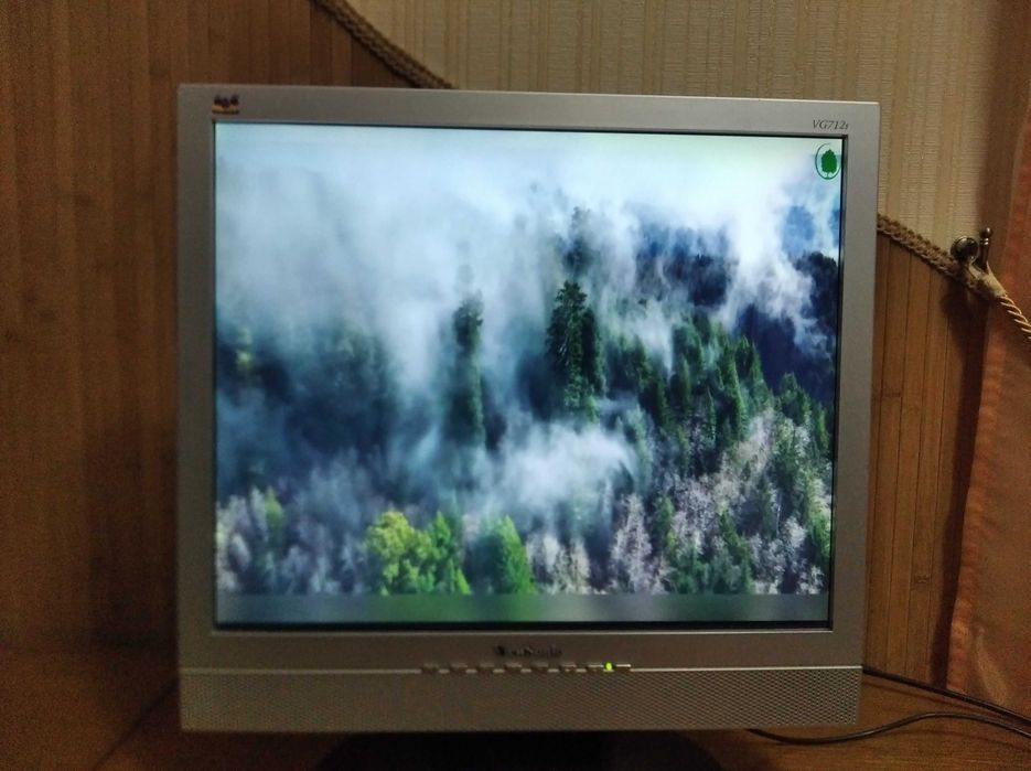 Телевізор -монітор ViewSonic 17 дюймів від 12вольт