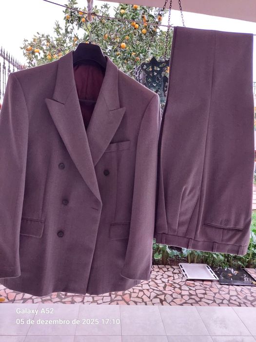 Fato para homem em tons cinza