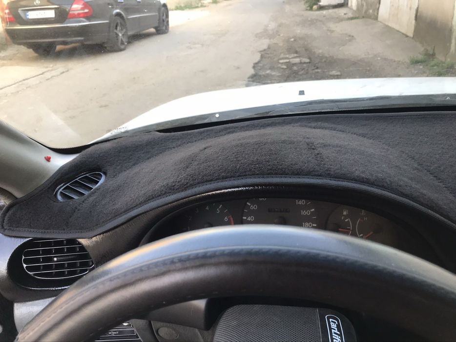 Коврик на панель в авто, накидка на панель авто антиблік килимок