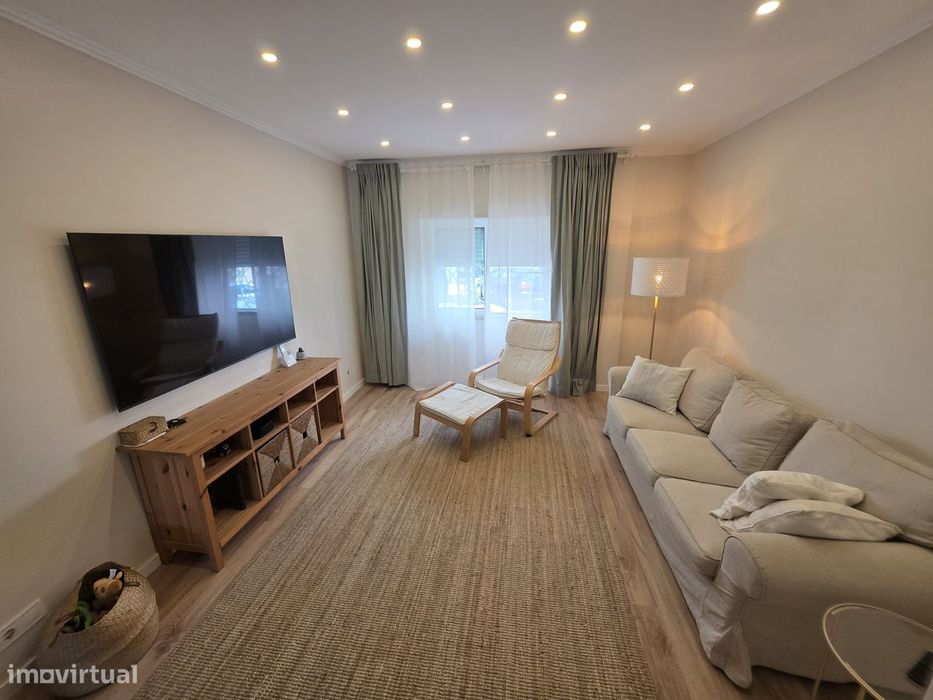 T2 Excelente Estado Pronto a Habitar Conforto e Ótima Localização