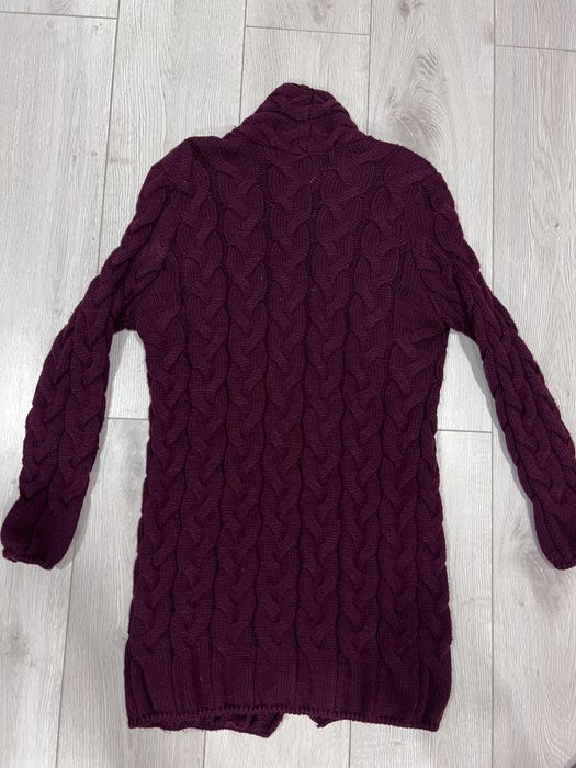 Жіночий вʼязаний кардиган