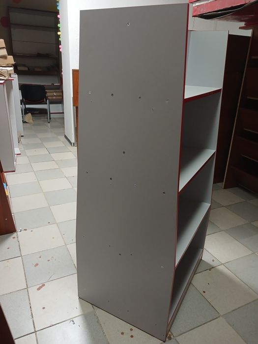 Шафа для книг або побутових речей