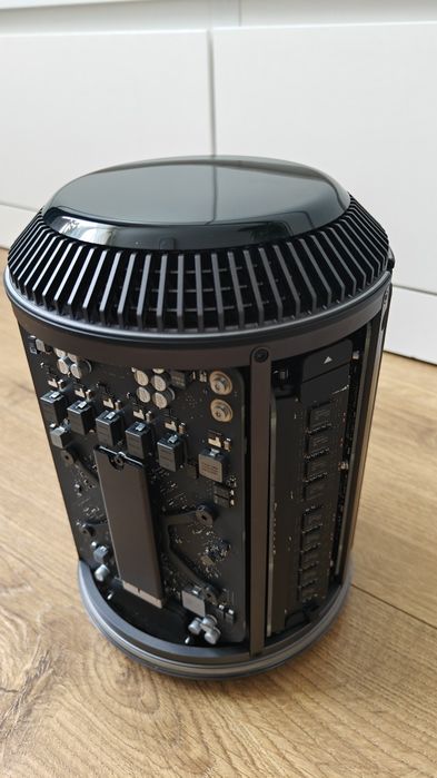 Komputer Apple Mac PRO 6.1 a1481 XEON 6-core 32GB AMD FirePRO 2xD500