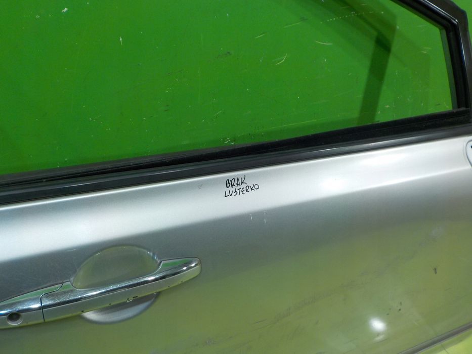 HONDA CIVIC VIII 1.4 I-DSI 07r SEDAN 4D drzwi prawe przod