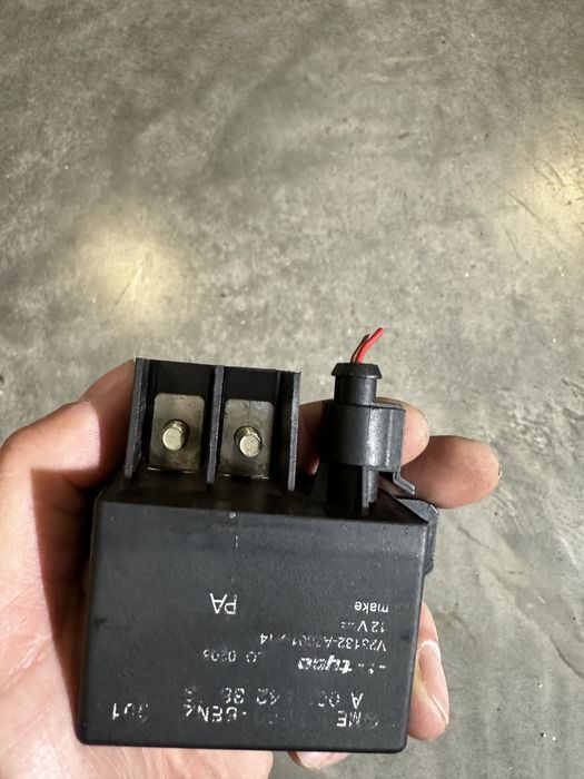 Реле второго акумулятора додаткового спрінтер Sprinter W906 W907