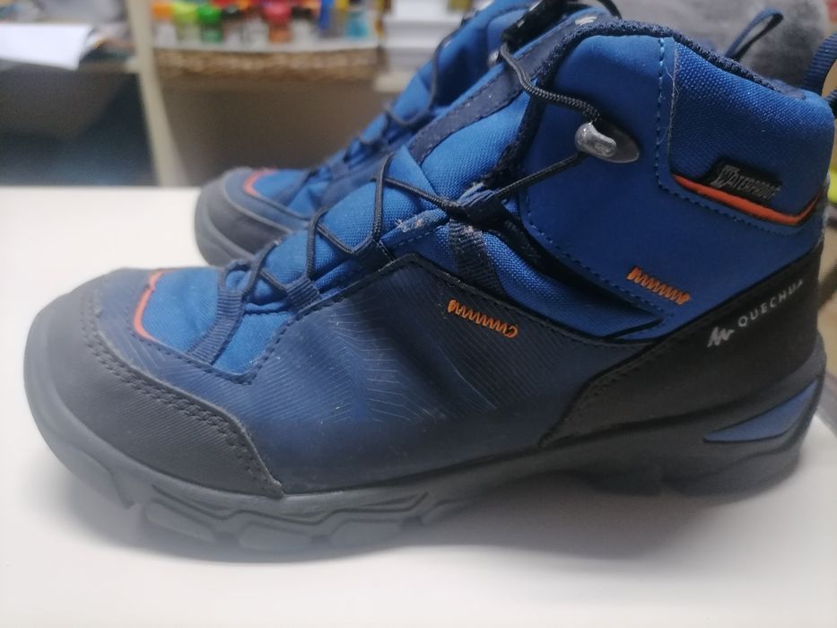 Botas quechua azuis